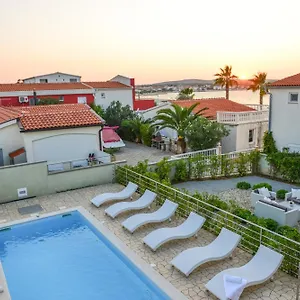 Sunset Deluxe Apartman